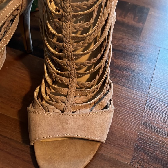 LC Lauren Conrad Light Brown Heels EUC - Picture 3 of 8